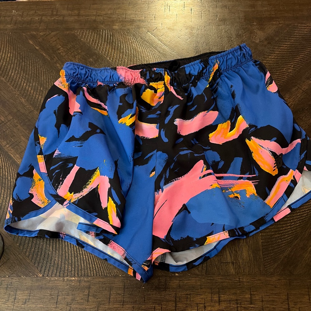 New Balance Festive Short Women’s Sz Medium
